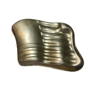 Wilton USA Gold Wave Flag Shaped Cake Pan